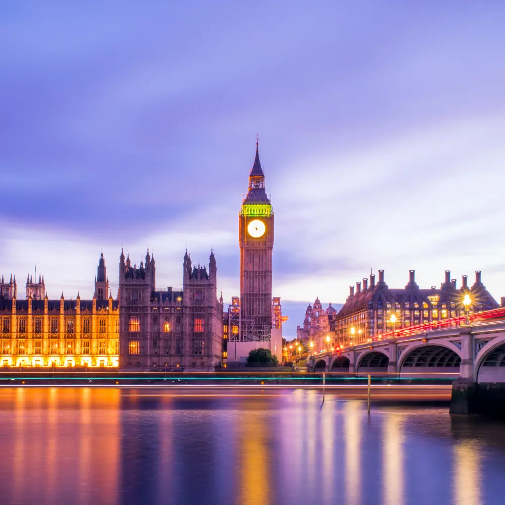 영국의 빅벤과 다리 사진